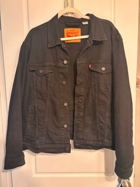 Levi’s Men’s Large Black Trucker Jacket